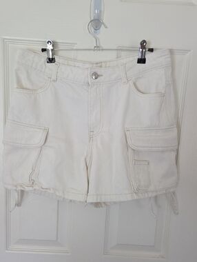 H&M Cream Cargo Shorts with Utility Pockets